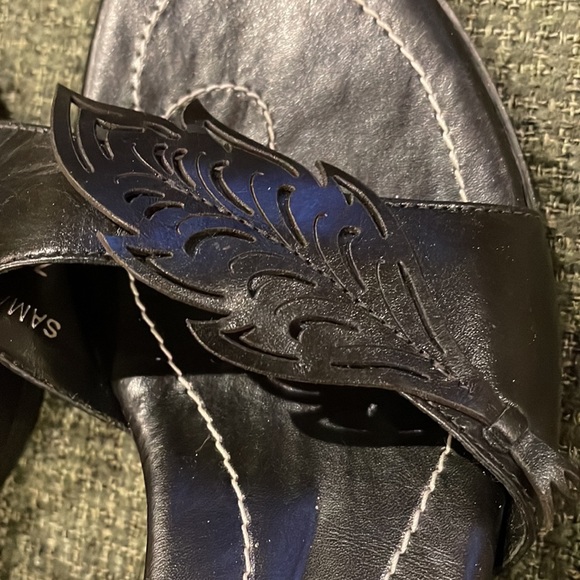 Two Lips black heeled slides (sz 7 1/2) - Picture 8 of 10